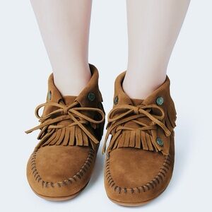 Minnetonka Suede Moccasins • Women’s 7 • Brown Fringe